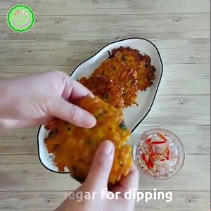 85K views · 709 reactions | Kalabasa Okoy Recipe Ingredients: 1 small kalabasa Carrot 2 small shallots 5 cloves of garlic ¼ cup of corn starch ¾ cup of all purpose flour 2 eggs ½ cup of malunggay leaves 1 tsp water Salt and blackpepper to taste Oil for frying #okoykalabasa #kalabasafritters #lutongpinoyrecipe | Lutong Pinoy Recipe | Facebook