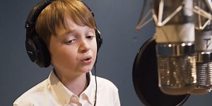 13-year-old's angelic rendition of 'Empty Chairs at Empty Tables' is bringing people to tears