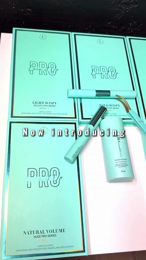 LBLA LACE IT UP PRO COLLECTION NOW HERE IN CANADA 🇨🇦✨ These DIY lash segments are perfect for clients who are sensitive/allergic to professional lash adhesives, are super light weight and feel like lash extensions✨ Now in 5 Beautiful New Natural Styles Across 3 Unique Collections to achieve a customizable 15-minute Lash Service That Mimics Extensions and Lasts Up to 5 Days. REEL BY @celestexlashartist 💕✨ #lashboxla #lbla #laceituppro #diylash #diylashes #diyeyelashextensions