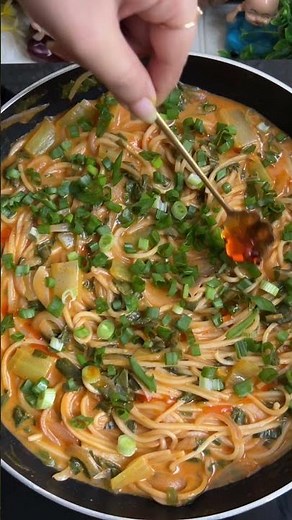 One Pan Peanut Curry Udon Noodles Ready in 10 Minutes