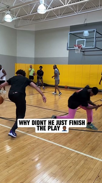 And then he air balled 😅🤦🏾‍♂️ #basketball #ballislife #youtubeshort