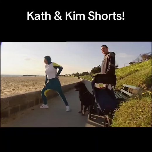 Kath & Kim Shorts! Kim's Hilarious Running Mishap