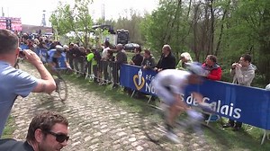 File:Wallers - Paris-Roubaix, le 13 avril 2014 (08).ogv - Wikimedia Commons