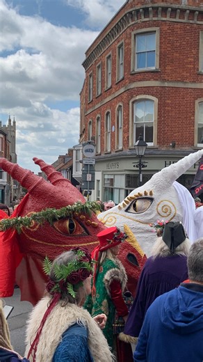 53 reactions | On the Glastonbury High Street this afternoon there...