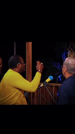 Salsa Clásica: Las Caras Lindas por Moncho Rivera