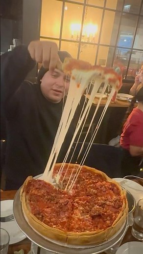 Probando las famosas pizzas Giordano’s de Chicago 🤩🍕