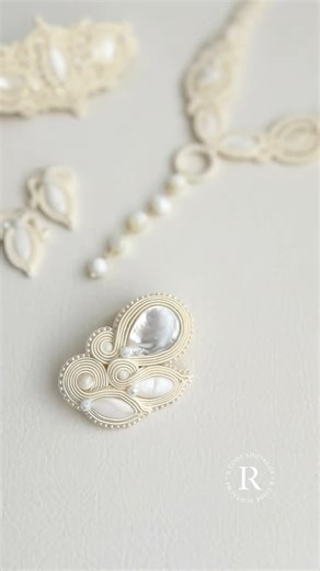 #ソウタシエ #ビーズ刺繍 #soutache #ソウタシエアクセサリー #ソウタシエアクセサリー #アクセサリー #embroidery #天然石 #パワーストーン #ブローチ #アール