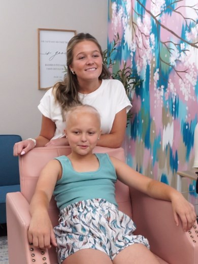 Meet Paylin, so sweet and SO full of life. After being diagnosed with alopecia almost a year ago, she was beyond excited to finally have some hair again and seeing her reaction made our hearts SO happy! 🥰 She chose Joslyn, and y’all, it looks like it’s growing right out of her head! 😍 #fyp #digthewig #alopecia
