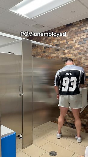 NOEL DEYZEL 🇿🇦 on Instagram: "Anaerobic exercise specialist with priority of upper appendages (I skip legs☠️) @ifbbpro_tristvdb #gymmemes #workout #bodybuilding"