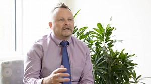 Laparoscopic surgery is a minimally invasive surgery technique available to diagnose and treat conditions or injuries in the abdomen and pelvis. Also known as a keyhole surgery, it uses specialized tools and cameras that provide magnified views on high definition monitors. Because of these enhanced views and specialized surgical tools only a small incision is used. Dr. Matthew Thomas is a urologist at Marshfield Medical Center-Minocqua that uses the technique. Learn more about laparoscopy ➡ http