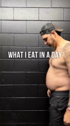 2.6K views · 15 reactions | FULL DAY OF EATING TO LOSE 60 POUNDS ✅ Total macros for the day 1700 calories 203g protein 136g carbs 40g fat Yes I had ice cream and chocolate. Weight loss doesn’t have to suck. It just needs to be consistent. Comment GUIDE for your own nutrition guide  | Doug Clark | Facebook