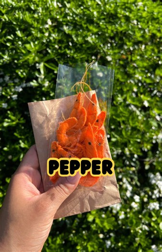 Is Desmond ok now though? When pepper ketch yuh eye 😭Well sorry for you… #jamaica #caribbeanfood #playfood #uksummer #pepperspray
