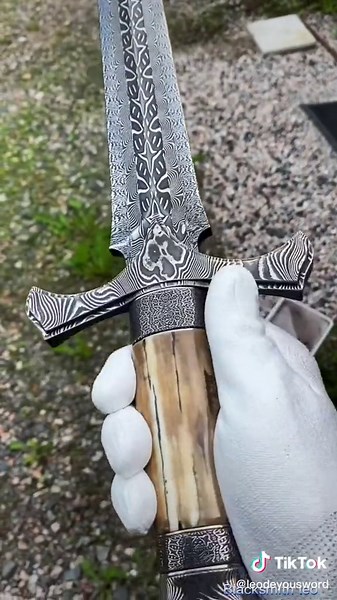 How about this?🥰#foryou #handmade #forged #craft #katanasword #knifehands #sword #swords #manual #blacsmithing #fyp #swordartonline #swordplay #swordtiktok #swordsman #weapons #craftsman #coldarms