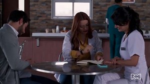 1.2M views · 37K reactions | ¡Revive todos los capítulos aquí ! https://bit.ly/39WGA94​​​​​​ #Enfermeras  | Con la voz entrecortada, Helena le agradece a María Clara y a Carlos por todo lo que están haciendo por ella y por Candelaria. | Canal RCN | Facebook