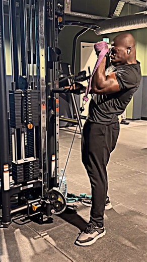 arm's workout shorts 💪#armstrong #fitnessmotivation #fitnessmodel