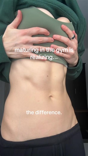 it only took me 10 years to finally realize how important proper form & breathing is ‼️💖 rib flare can be fixed through this !! proper breathing is essential & then once you have this done we can apply this to our workouts 💖💖✅✨ #workoutroutine #ribflare #abs #pilates #yogaflow