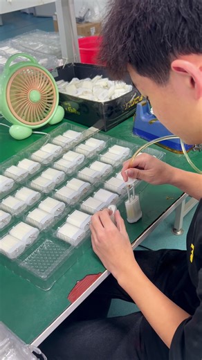 デザインスケッチから製品生産までの流れ