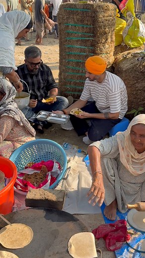 17M views · 1M reactions | Bheed se hat kar kuch iss tarah badhna hai. Ki Aasmaan ko chhu kar bhi Zameen par chalna hai☺️❤️ #humble #humanity #fypシ #punjab | Hussain Mansuri | Facebook