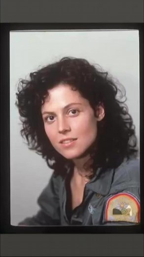Sigourney Weaver has an impressive list of acting credits to her name. Taking the world by storm in the 1979 Horror movie Alien. #SigourneyWeaver #aliens #alien1979 #movies #horror | Charles Lippincott