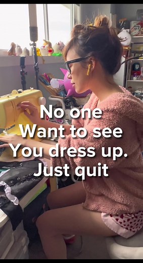 Doing Cosplay is my passion, my friends have made my dream possible. Thank you everyone for your ❤️ and support 💪 you are amazing! I hope to continue to grow and be the best I can bee 🐝 #fyp #cosplay #dontgiveup