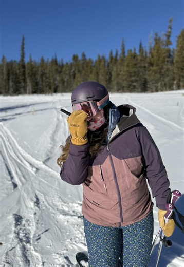 Stay Connected While Skiing: The Benefits of Walkie Talkies