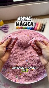 Aprende a hacer arena moldeable en casa y estimula los sentidos y motricidad fina de tu hijo 🧩🙌🏻🧠👍🏻 #crecemos #sensorial #motricidad #arenamagica | crecemos_cln