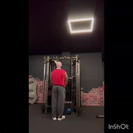 Noah 26y 186cm 113kg 8yt @teamsportsline . . #bodybuilder #bodybuilding #muscle #muscleposing #hardcorebodybuilding