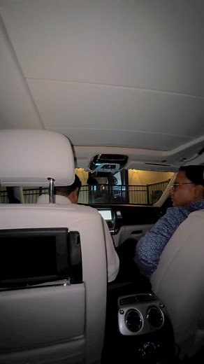 35 reactions | Jana Thirumalai Rishab Chawla Rolling In The Rolls. Jana’s ride love this Rolls. | Andrew Holmes | Facebook