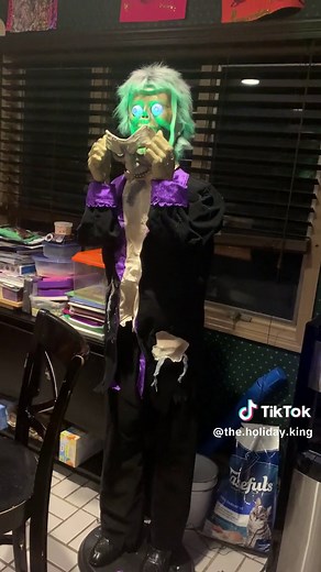 Magic Power Life Size Face Ripper 🎃