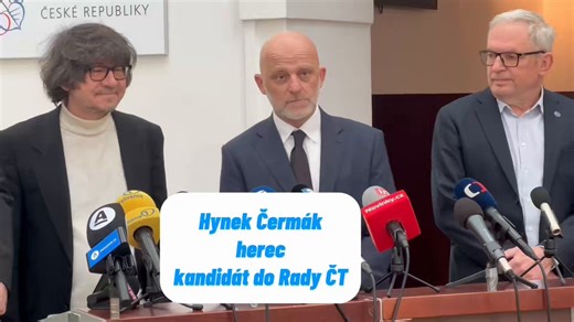 Po krátkém rozhovoru s hercem Hynkem Čermákem, který měl velkou sledovanost, dávám pro zajímavost větší část tiskovky, kde mluvil on a další dva kandidáti do Rady ČT - Tomáš Etzler a Anna Koller. A také zástupce platformy Vraťte nám stát, která trojici nominovala. Jak asi už víte, z 36 kandidátů předvybral mediální poslanecký výbor 18 - Čermák a Etzler mezi nimi nejsou. Z 18 vybere konečnou šestici celá Poslanecká sněmovna, kde na většinu ANO, SPD a Motoristé. Podle kuloárových informací má velk