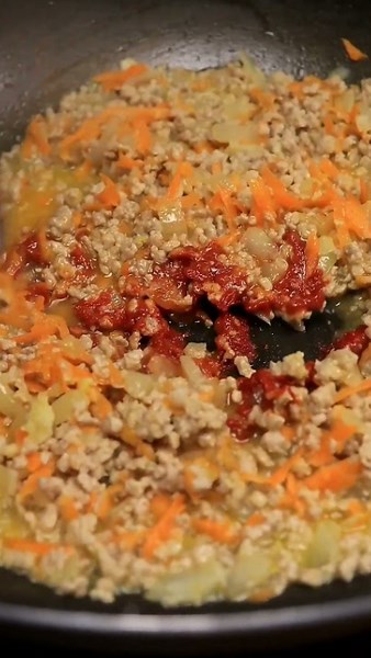 Pasta bolognese classic Italian meat sauce recipe