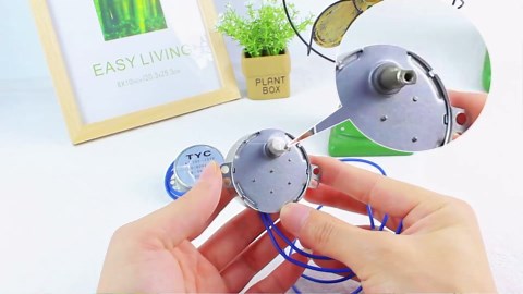 2PCS Synchronous Turntable Electric Motor 4-5RPM/MIN 50/60Hz 4W CCW/CW AC100V Synchron Motor for Cup Turner, for Hand-Made, School Project, Model or Guide Motor (4-5RPM)