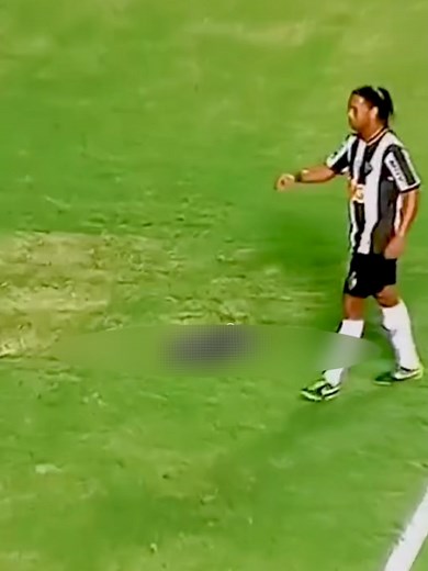 The Water Bottle Heist: Ronaldinho’s Ingenious Trick