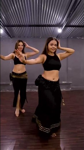 Belly Dancing on #hairama ❤️ #devoleenabhattacharjee #gopibahu #youtubeshorts #bellydance