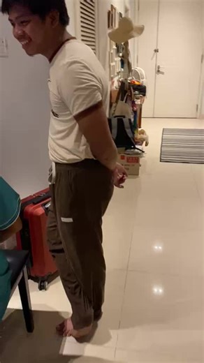 Playing Pasilyo(Philippines song)with Filipino Guys#pasilyo