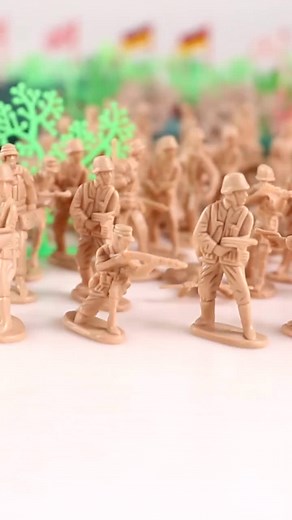 Plastic Army Men WW2 Toys: Soldiers All Set for Wargaming
