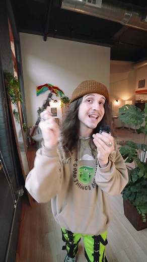 Making rugs with ANCIENT Tufting tools… (1847) 🤠🔥 #customrug #tufting #rug #diy #fyp #bb24 #tuft