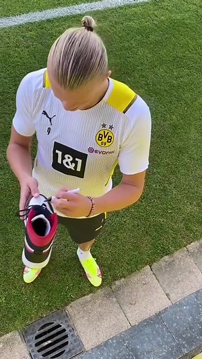 Erling Haaland Fan Reaction | Bundesliga Football