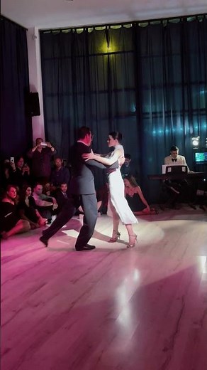 Argentine Tango Masterclass: Essentials for Beginners