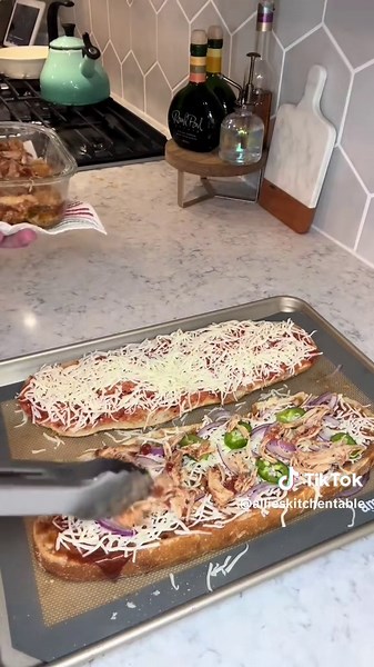 Must-Try Homemade Pizza Recipe for Family Dinner