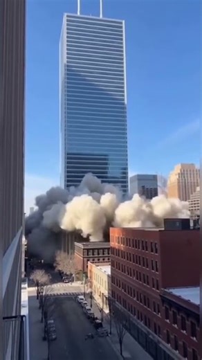 building implosions are so satisfying