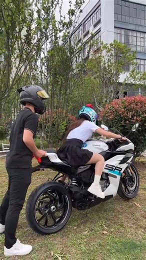 82K views · 777 reactions | Girl first time on an motorcycle #moto #motogirl #bikegirl #motorcycle #motorbike #motolife #bikelover #tiktok #reels #reels #reelsfb #reelsviral #reelsvideo | Motogirl | Facebook