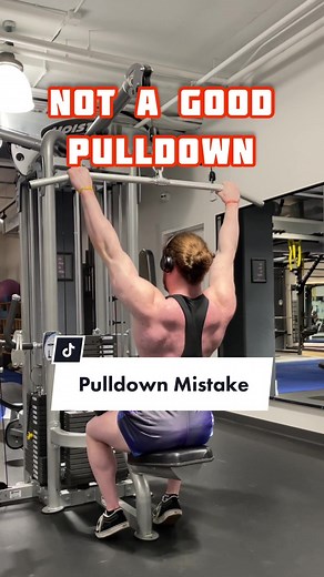 Here’s a common Pulldown mistake I see all the time. Just keep it in all one motion 🤌 #bodybuilding #exercise #fitness #fit #fy #workout #motivation #gains #gym