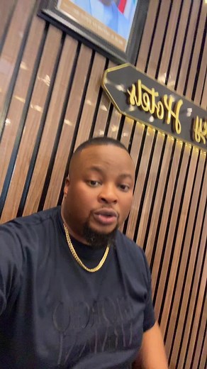 Ricky Hotel Receiptionist: Unconventional Service