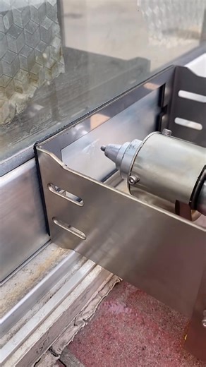 Handheld lithium battery electric coding machine, suitable for car chassis engraving! If you are interested, please leave me a message, welcome to participate in our interaction! #foryou #viral #dotpeenmarking #vincodingmachine #pneumaticcodingmachine #codingmachine | Coding Machine