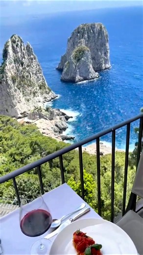 Capri – Italy's Island Paradise 🇮🇹 #europe #travel #shorts