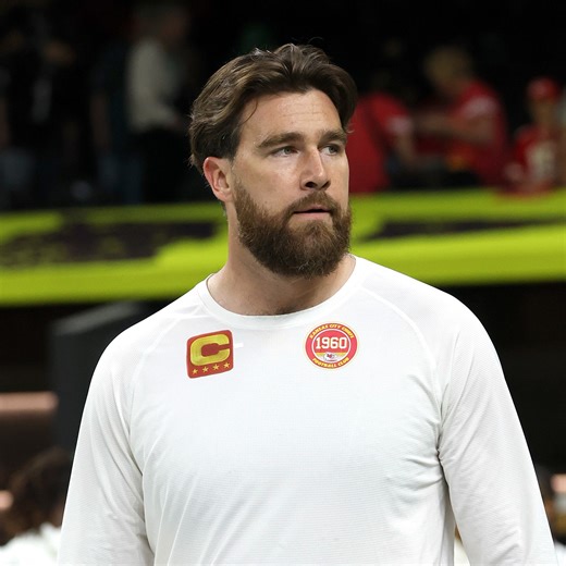 Travis Kelce Gets Slapped in the Face by Los Angeles Chargers’ Teair Tart During Chiefs Game