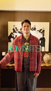 Actor Vijay Varma’s home in Juhu is full of textures and tangible memories. An actor, but also a reader, a sneakerhead, an art lover, and a memory hoarder with a green thumb. AD visits Vijay Varma’s home in Juhu, overlooking an expansive lush land—an anomaly in the Maximum City. Watch the full video here: https://archdigestindia.visitlink.me/FqJDbw Designed by: Bearspaces.co Words: Harleen Kalsi Director/Producer: Harshita Nayyar Shot by: Ishan Singh Editor: Satvik Bhatt | Architectural Digest I