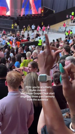 couldn’t hold back #harrystyles #housegospelchoir #togethertogether #choir #concert