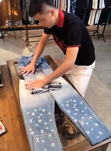 Let's see how to fold clothes | WOW